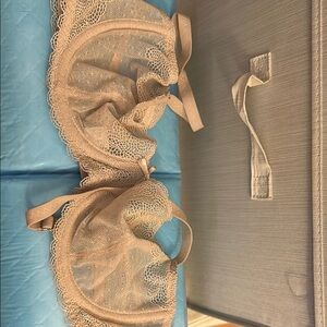 Chantelle Elegant cream Lace Bra - 34D new with tags!